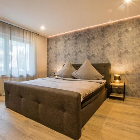 Modernes In Zentrumsnaehe Mit Eigenem Stellplatz Διαμέρισμα *