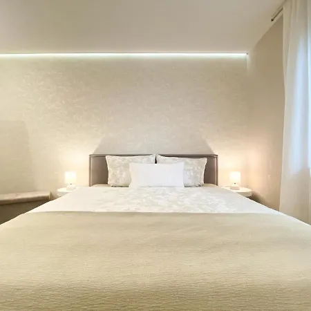 Modernes In Zentrumsnaehe Mit Eigenem Stellplatz